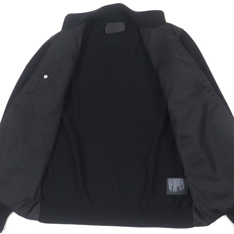 Prada Umc149 100% Virgin Wool Re-nylon Triangle Logo Triangle Plate Knit