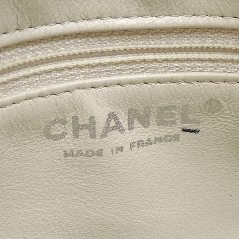 Chanel Chanel Shoulder Quilted Chain Lambskin White Bag