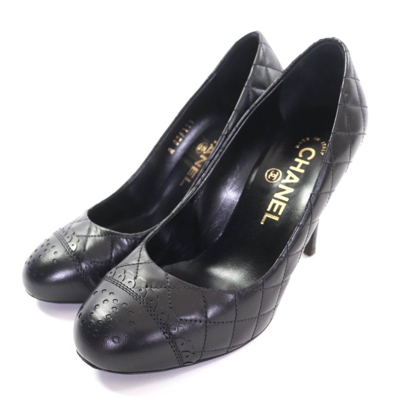 CHANEL G29111 Perforated Coco Mark Matelasse Almond Toe Leather Pumps Black