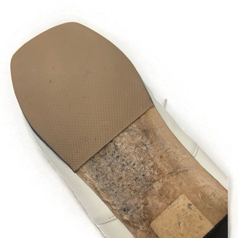 Loewe Flat Shoes Leather White Gold Anagram Soft Derby Lace Up