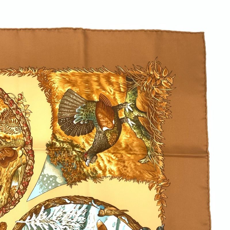 Grade Hermes Carre 90 LES Quatre Saisons Four Seasons Brown Animal Flower Scarf