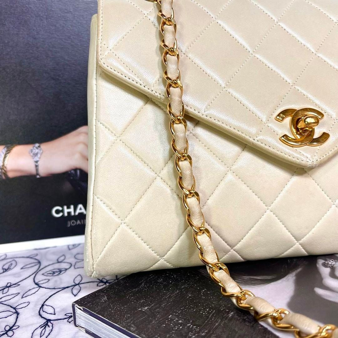 CHANEL Vintage Envelope Single Flap Bag Lambskin Chain Purse Beige