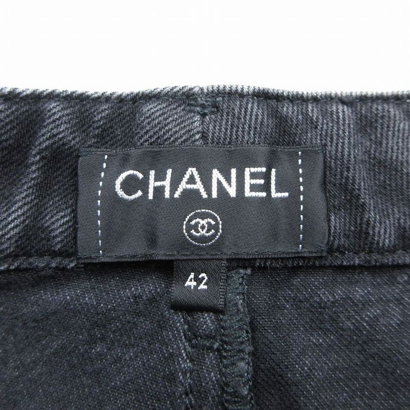 Chanel P70723v62507 21a Denim Pants Jeans Total Coco Mark Button Camellia