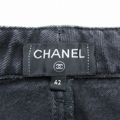 Chanel P70723v62507 21a Denim Pants Jeans Total Coco Mark Button Camellia