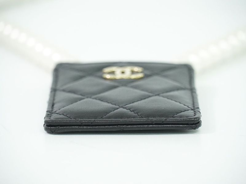 Authentic Chanel Coco Mark Matelasse Faux Pearl Chain Card Case Pass Case