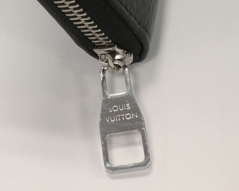 Louis Vuitton Round Zipper Long Wallet With Coin Purse Taurillon Leather Noir
