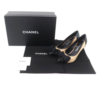 CHANEL 17P G32397 Ribbon Design With Coco Mark Hardware Bicolor Leather Pumps