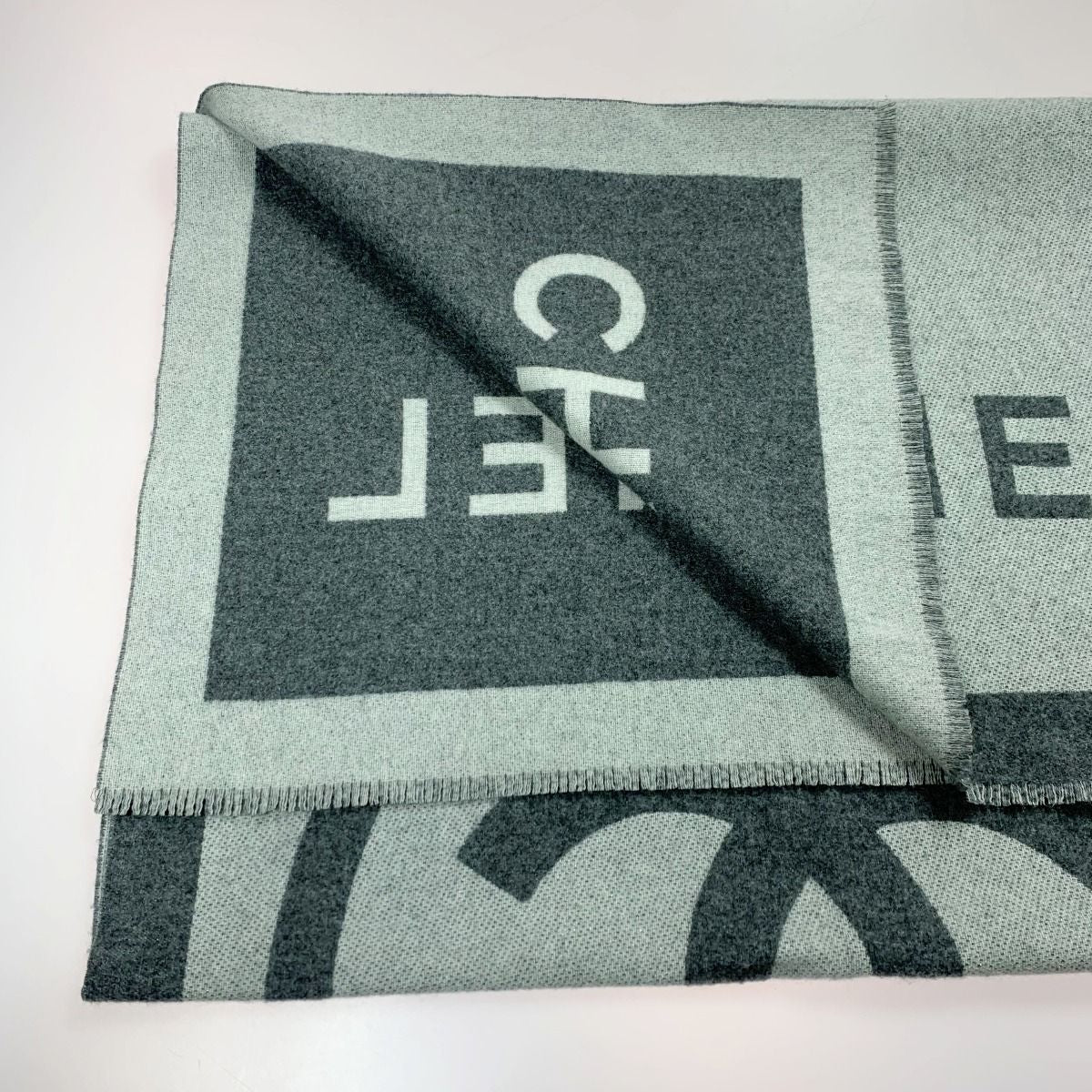 Chanel Coco Mark Large Gray Cashmere/silk Stole Shawl