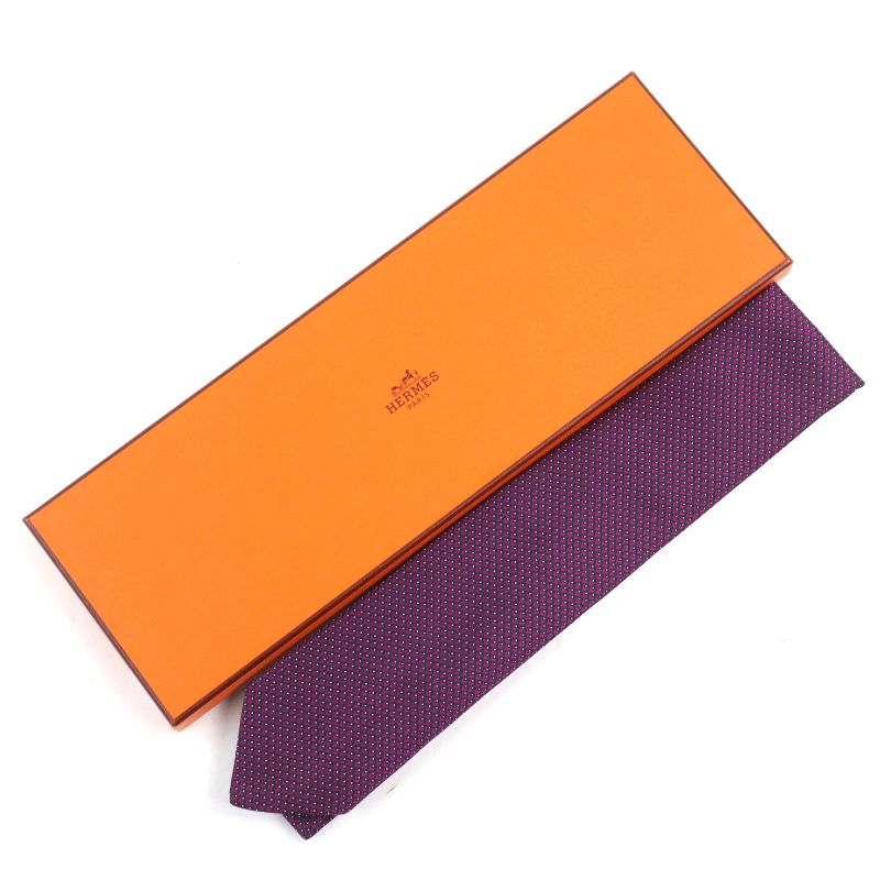 Hermes 659122t Cravate 100% Silk Marine Framboise Blanc Embroidered Heart