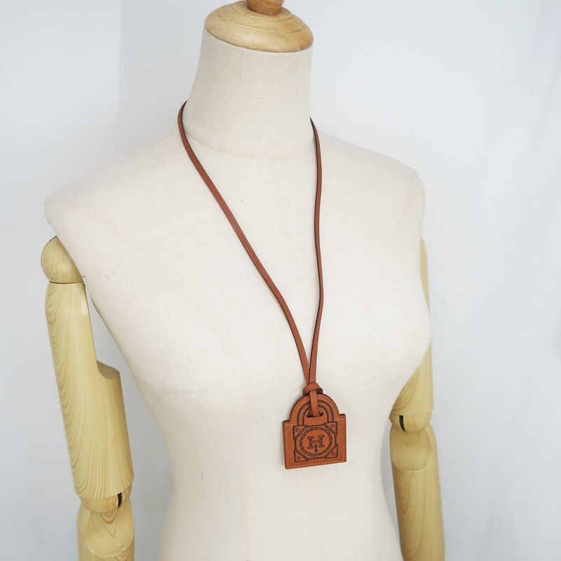 Hermes Necklace H Curiosity Cadena Z Engraved Leather Accessories -
