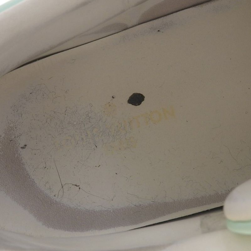 Outside Louis Vuitton 2022 Item Time Outline Leather Sneakers 38 24cm (9.45in)