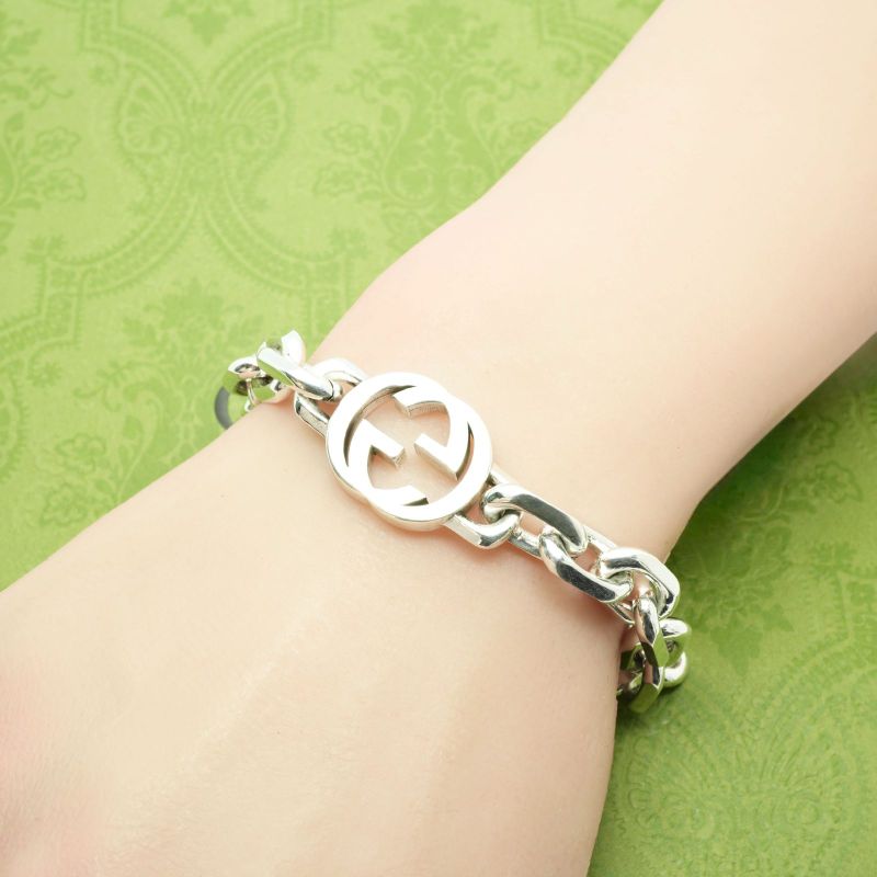 #18 Gucci Interlocking Large Bracelet 24-5281