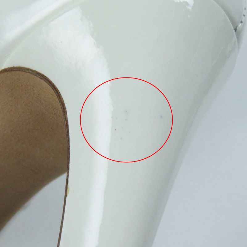 CHANEL 17A G33057 Lace-up Patent Leather Booties With Coco Mark White Gold