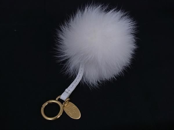 Fendi Pom Charm Fur Key Holder Key Ring Bag Charm Ivory Fb3175