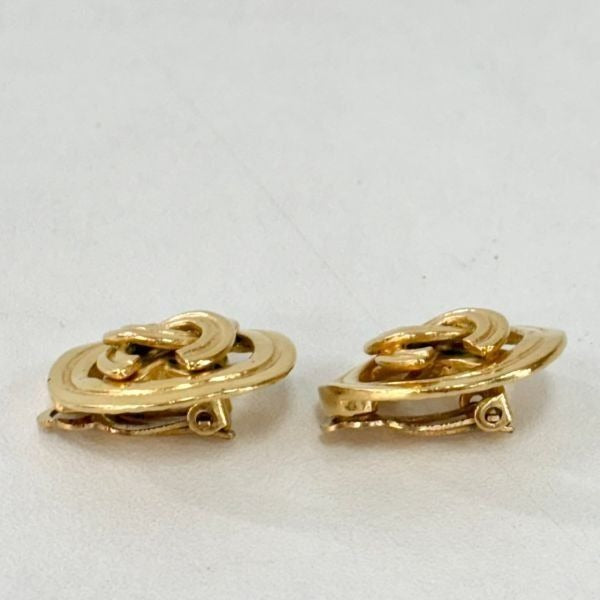 CHANEL Vintage CC Gold Plated Clip-On Round Medallion Logo Earrings 1996 96P