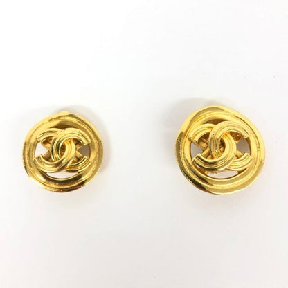 CHANEL Vintage CC Gold Plated Clip-On Round Medallion Logo Earrings 1996 96P