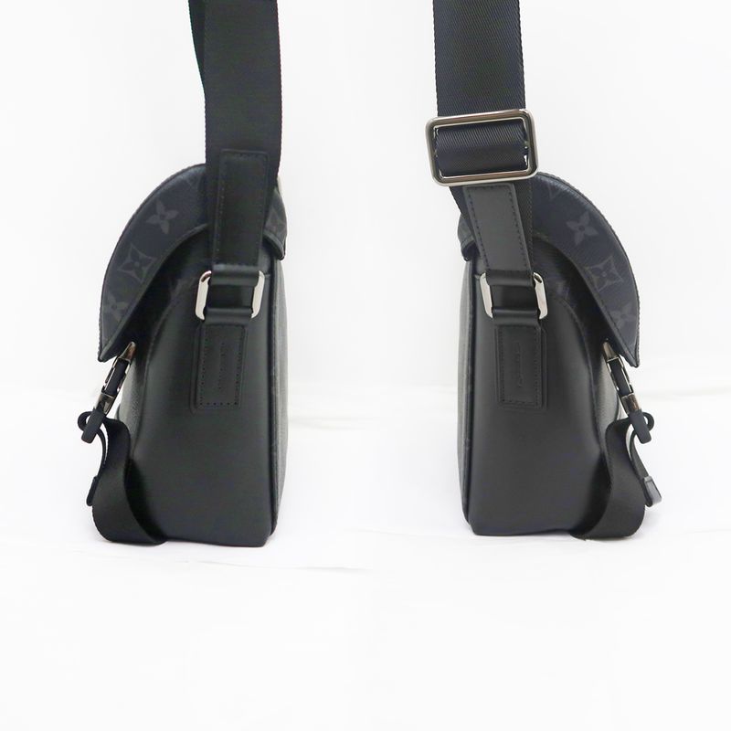 Louis Vuitton Messenger-voyage PM M40511 RFID Shoulder-bag Black Men's