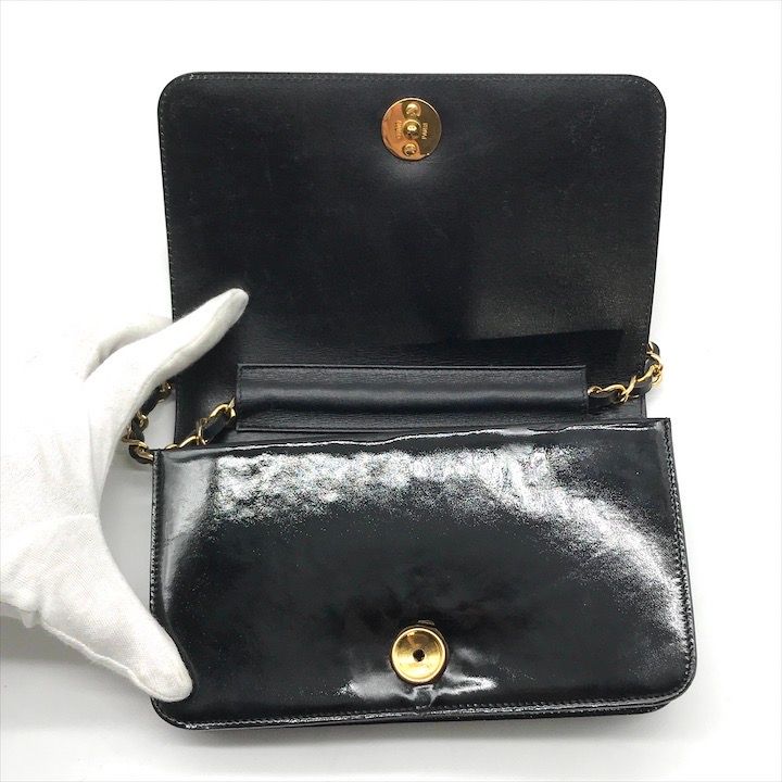 Chanel CC Logo Patent Chain Shoulder Bag Black Push Lock