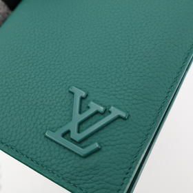 Louis Vuitton Portefeuille Blazer Long Wallet Green