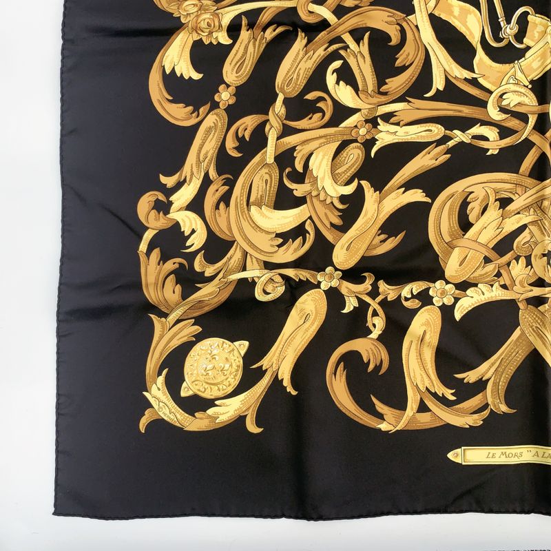 Hermes Carre 90 LE MORS A LA Conetable Gag Grace Black And Gold Scarf With Box