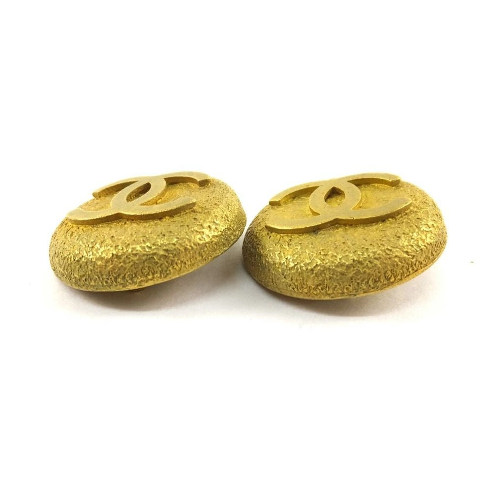 CHANEL Vintage CC Gold Clip-On Round Medallion Logo Earrings