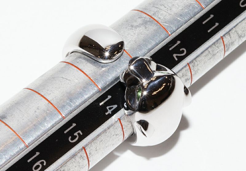 Cartier Ring 18K White Gold Tsavorite Garnet Onyx Panther De Cartier Ring Masai