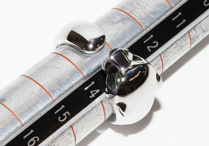 Cartier Ring 18K White Gold Tsavorite Garnet Onyx Panther De Cartier Ring Masai