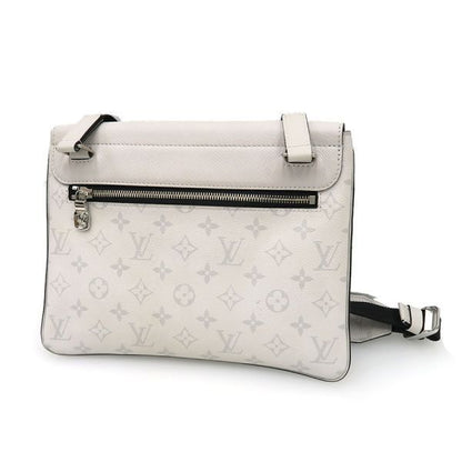 Louis Vuitton Taiga Llama Flap Messenger M30411
