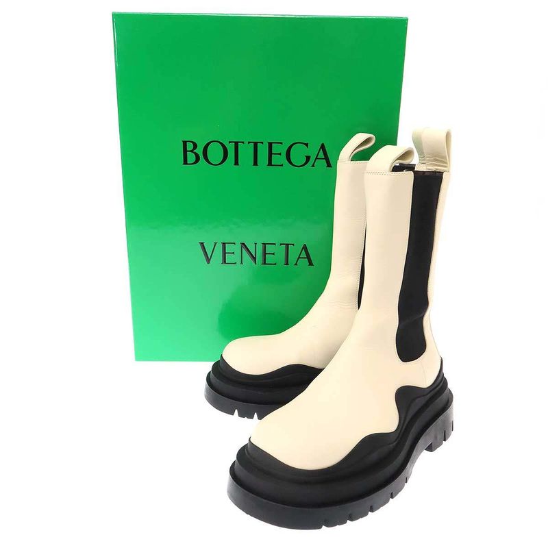 Bottega Veneta Tire Chelsea Boots Off White 35