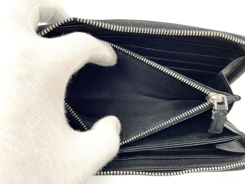 Prada Saffiano Leather Round Zipper Long Wallet Long Wallet Black Made In Italy