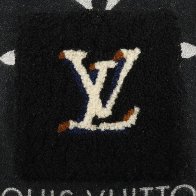 Louis Vuitton Echarpe Cold Reykjavik Mouton Teddy M76567 Cashmere Black Al0230
