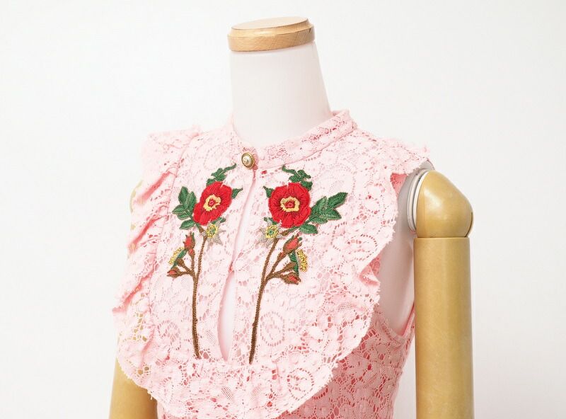 Gucci Dress Size 36 Sleeveless Tight Dress Lace Embroidered GG Pearl Buttons