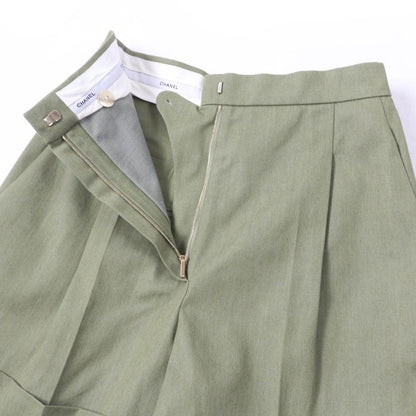 CHANEL P55496v33481 100% Cotton Coco-mark Matelasse Chain Button Shorts Khaki