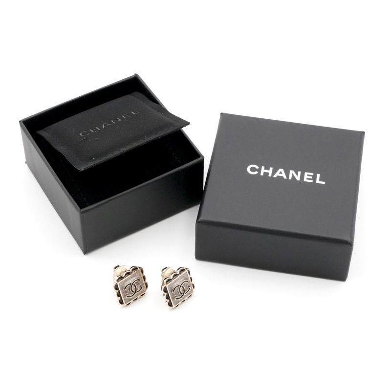 Chanel Earrings Earring Gold Black Gray Here Mark