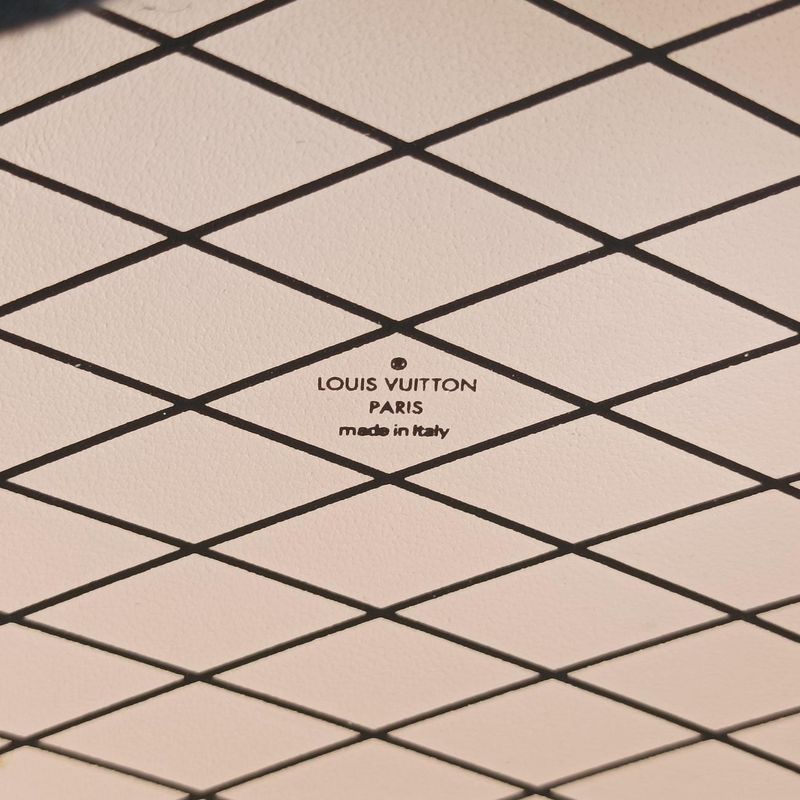 Louis Vuitton Petite Boite Chapeau Silver Epi M53074pl0158