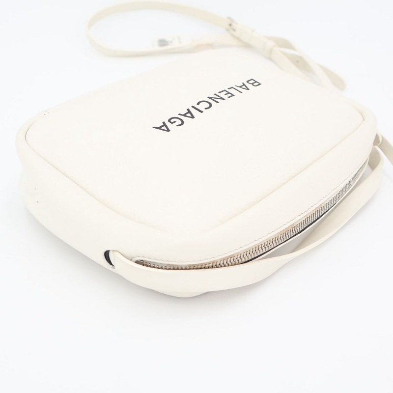 Balenciaga Shoulder Bag Everyday Camera Bag S 489812 White Black Leather