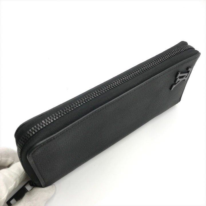 Louis Vuitton Taurillon Leather Zippy Wallet Vertical Black