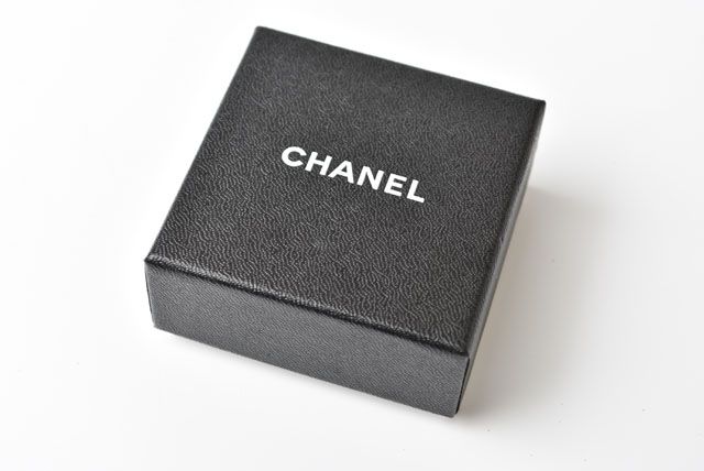 Necklace Pendant Chanel Vintage Gold