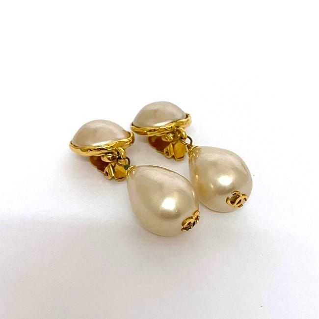 Chanel Earrings F22318 Gold Pearl White Coco Mark