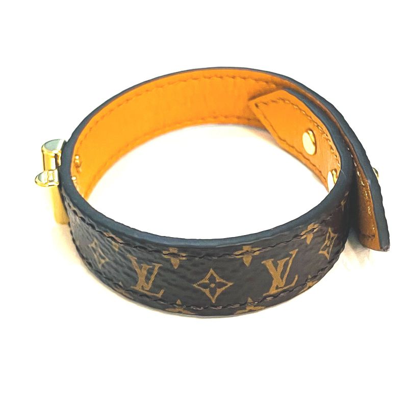 Louis Vuitton Escential V : A3140