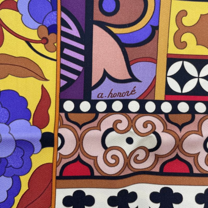 Hermes Carre 90 LA Femme AUX Semelles DE VENT Woman With Wind's Sole Scarf Silk