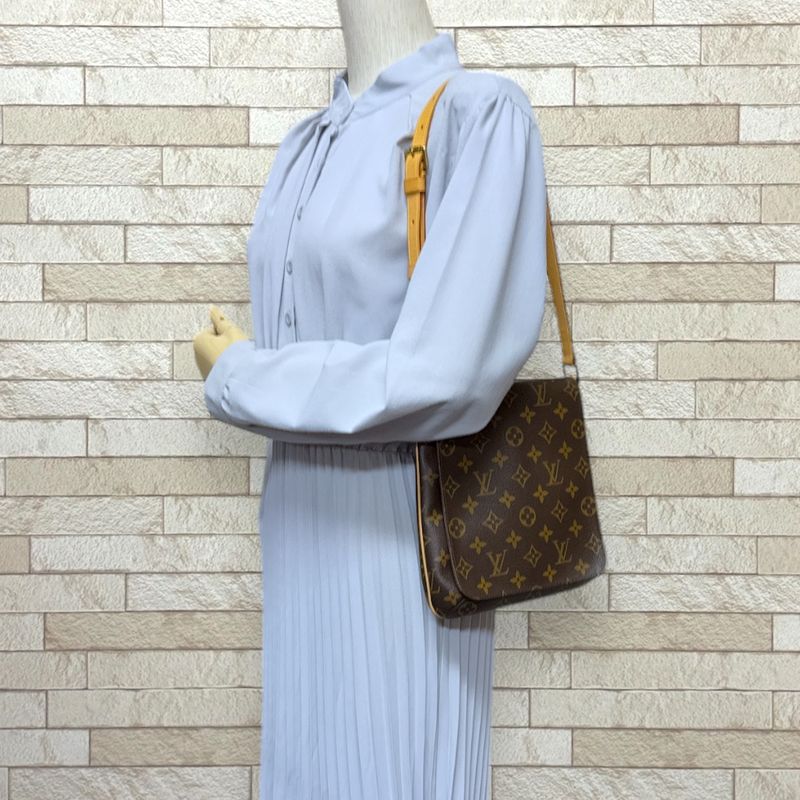 Louis Vuitton Musette Salsa Short Monogram Shoulder Bag Monogram Canvas M51258