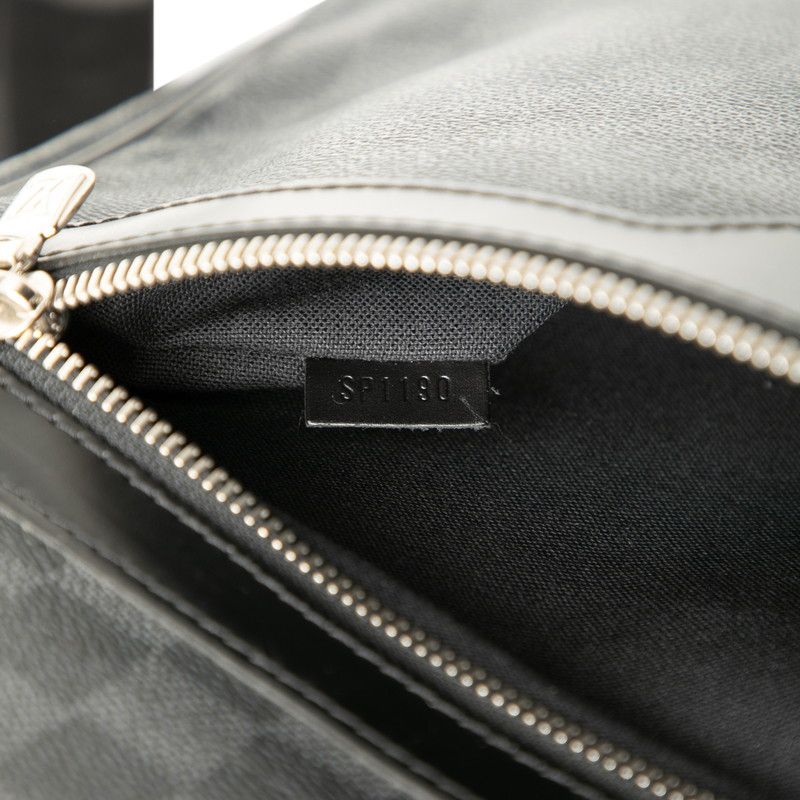 Louis Vuitton Damier Graphite Daniel MM Shoulder Bag Messenger Bag N58029 Black