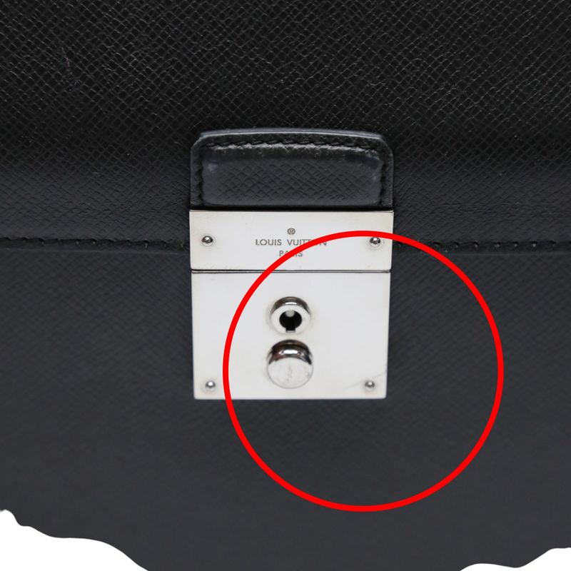 Louis Vuitton M32660 Taiga Business Bag Neo Robusto 1 Business Bag Louis