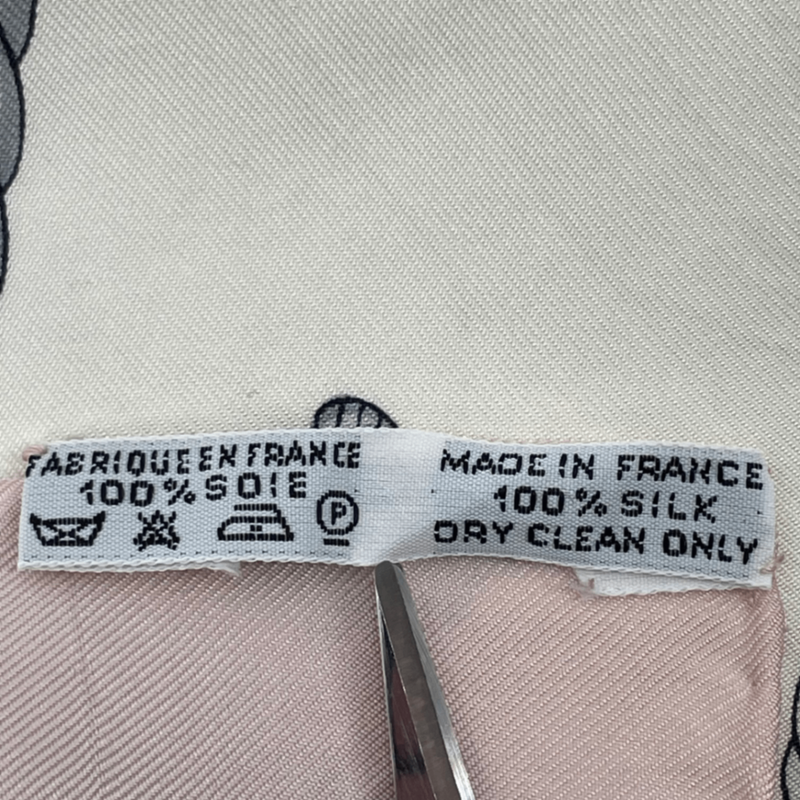 Hermes Carre 90 VUE DU Carrosse DE LA Galere LA Reale Queen's Coronation Pink