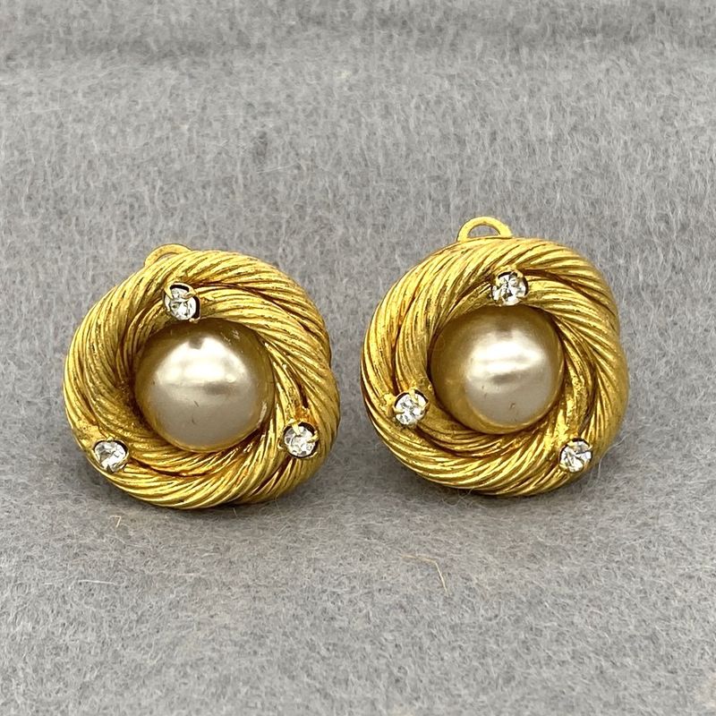 Chanel Earring Faux Pearl Rhinestone Vintage Gold