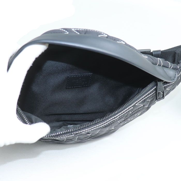 Louis Vuitton LV Snow Discovery Bum Bag PM Body Bag Black M21427 IC Chip