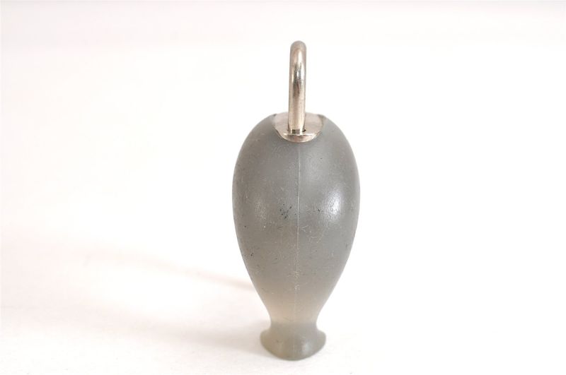 Louis Vuitton Cup 2000 Kiwi Motif Padlock Cadena Key Gray LV 2927n