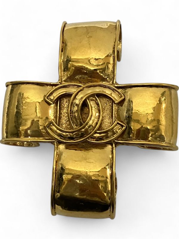 Chanel 94P Coco Mark Cross Brooch Gold