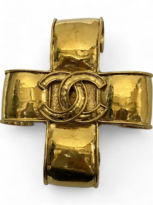 Chanel 94P Coco Mark Cross Brooch Gold